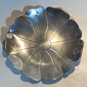 Cuisinart by Towle aluminum platter, round, flower shaped, 12”.